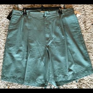 Men’s Arnold Palmer Bermuda Shorts . NWT .  36